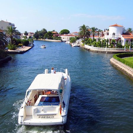 Holiday Home Requesens Canal إمبوريابرافا المظهر الخارجي الصورة