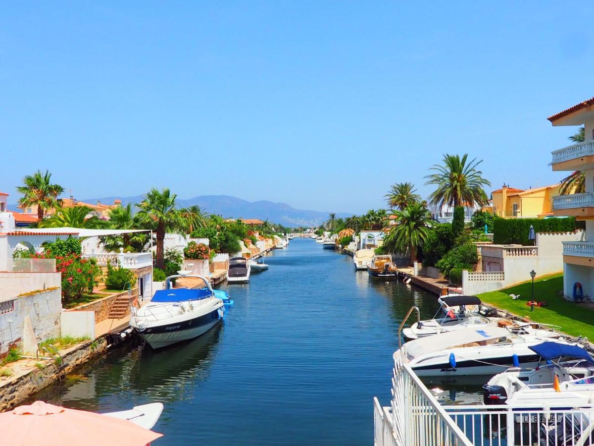Holiday Home Requesens Canal إمبوريابرافا المظهر الخارجي الصورة