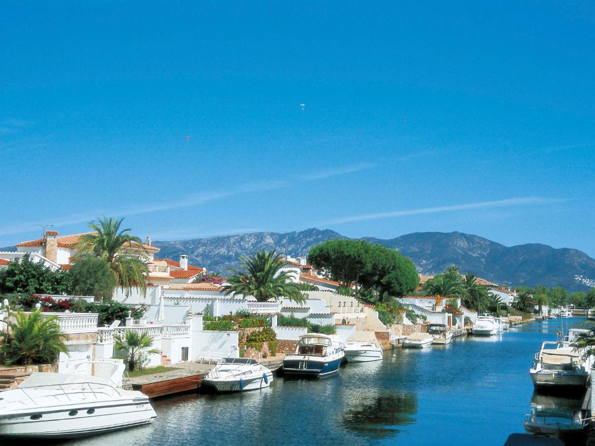 Holiday Home Requesens Canal إمبوريابرافا المظهر الخارجي الصورة